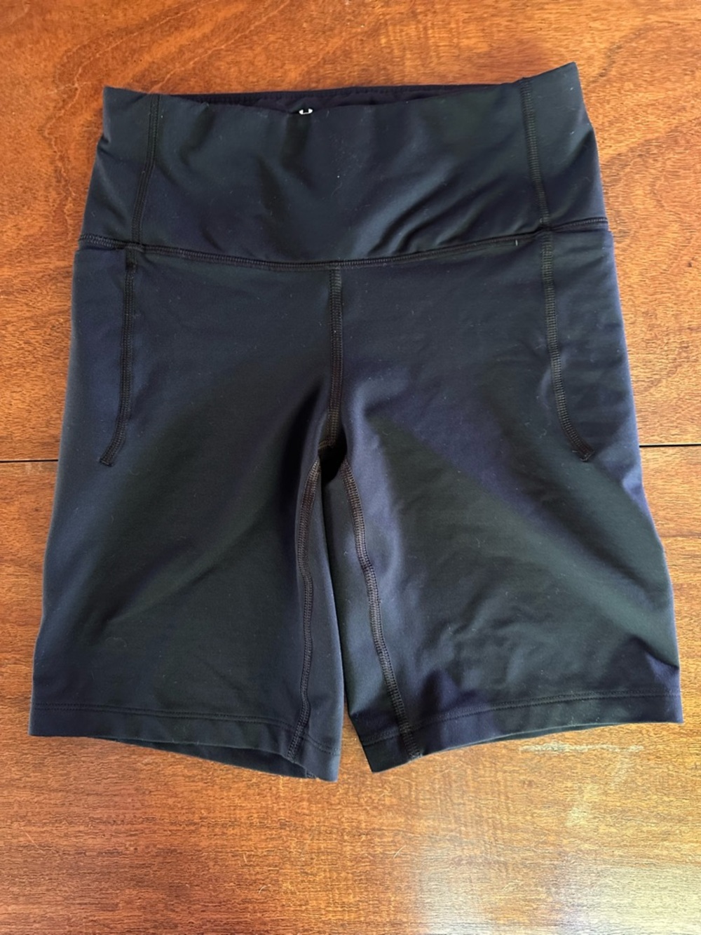 Under Armour Black High Rise Biker Shorts Women’s Small 8” Inseam